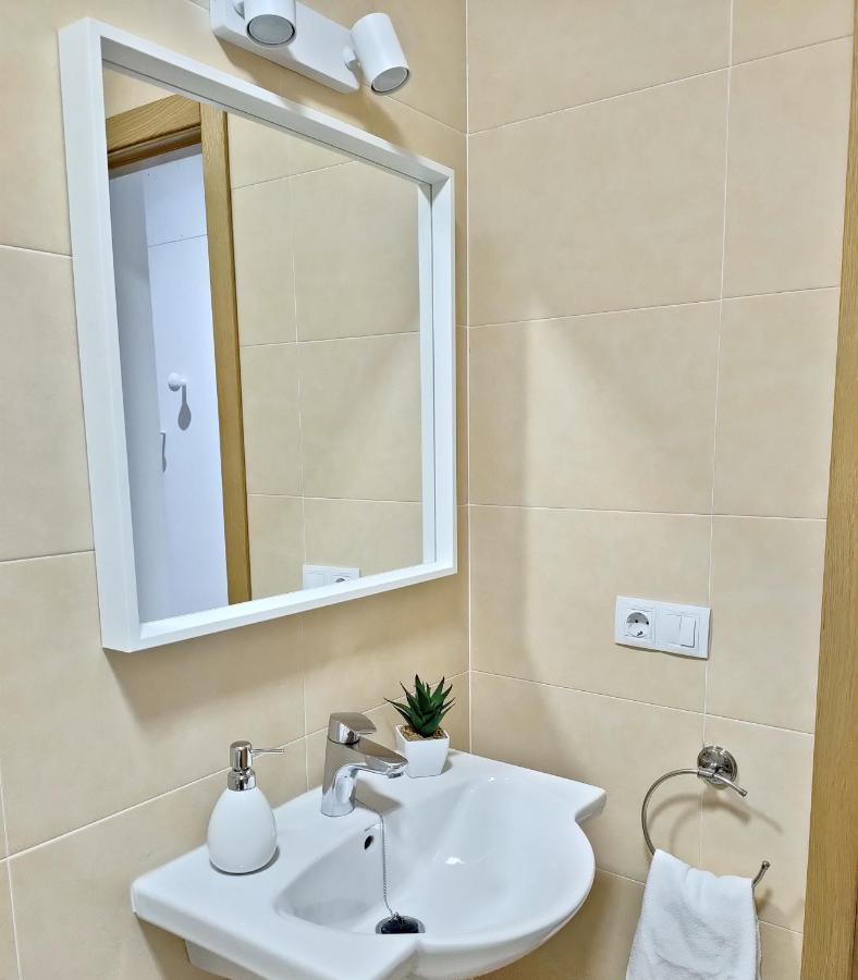 Relax Chiclana-Aparcamiento Privado-Tv Cable-Wifiplus-Aire Acond-Incluido ชิกลานา เด ลา ฟรอนเตรา ภายนอก รูปภาพ